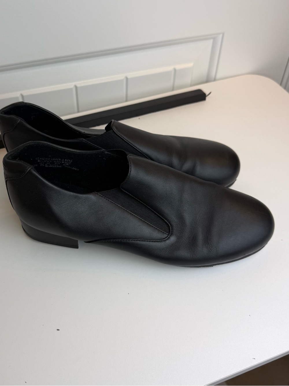 Capezio Black Leather Riff Slip-On Tap shoes sz 10